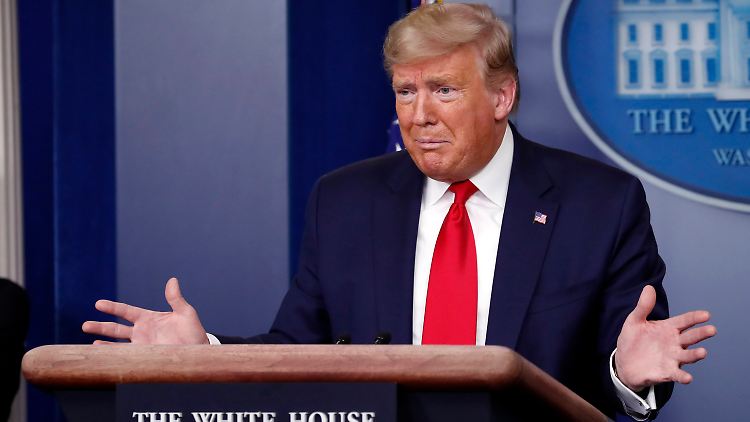 Trump glaubt, die Epidemie sei schnell überwunden. 