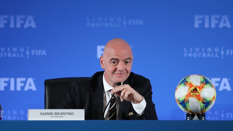Fifa-Präsident Gianni Infantino will den Klubs schnell Planungssicherheit verschaffen.