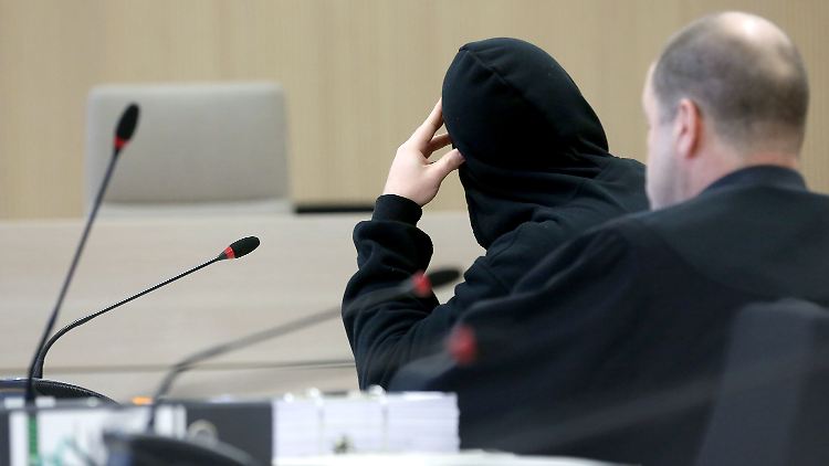 Weder das Jugendamt noch das soziale Umfeld reagierten auf die Alarmsignale.