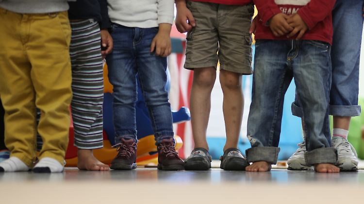 Kinder, deren Eltern weniger verdienen, haben gesundheitlich schlechtere Chancen als Gleichaltrige.
