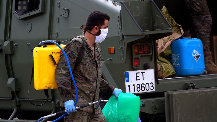 Spaniens Soldaten kämpfen an vielen Fronten gegen das Coronavirus.