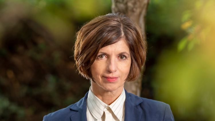 Die Soziologin Jutta Allmendinger ist seit 2007 Präsidentin des renommierten Wissenschaftszentrums Berlin für Sozialforschung. Die Harvard-Stipendiatin wurde mit zahlreichen Preisen ausgezeichnet und ist Trägerin des Bundesverdienstkreuzes.