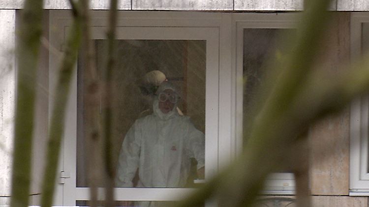 Im Wolfsburger Hanns-Lilje-Heim arbeiten die Pflegekräfte inzwischen in Schutzkleidung.