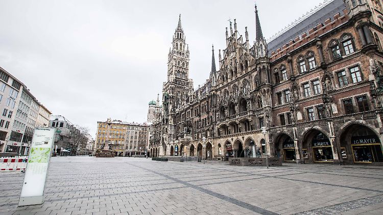 Der Münchener Marienplatz ist seit vergangener Woche nur noch spärlichst besucht.