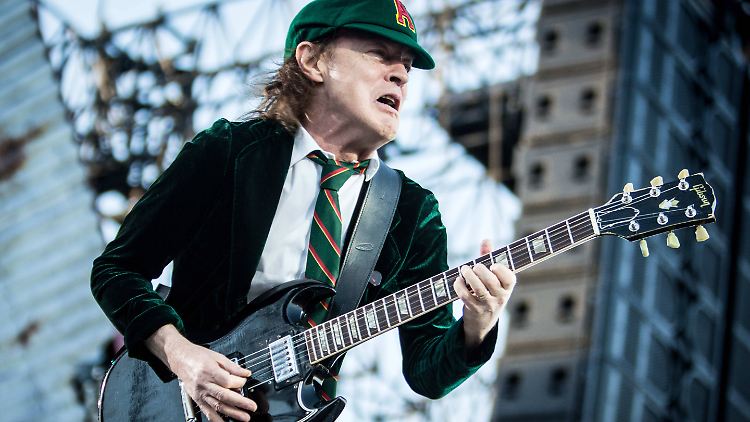 Auch mit 65 nicht zu stoppen: Angus Young.