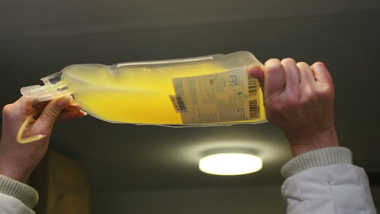 Ein medizinischer Fokus für die Behandlung von Covid-19 liegt auf Antikörpern aus dem Blutplasma von wieder gesunden Covid-19-Patienten.