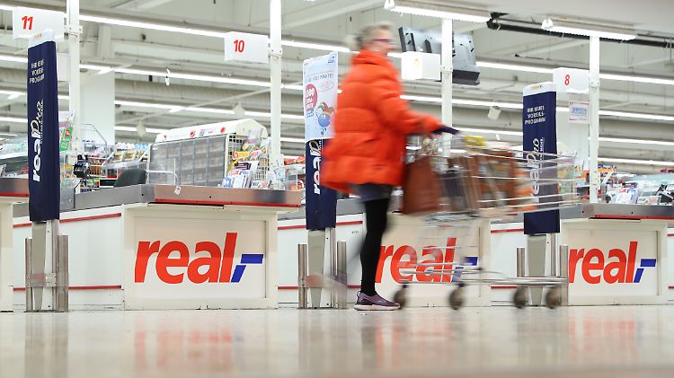 Die Supermarktkette Real soll zerschlagen werden. 