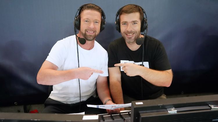 Marco Hagemann kommentiert gmeinsam mit Experte Steffen Freund.