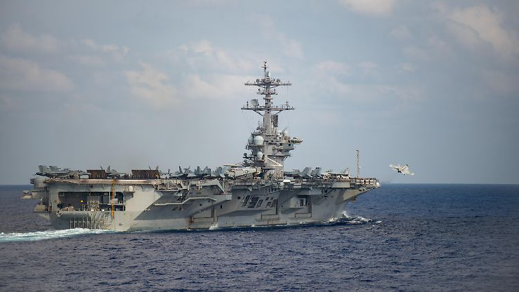 Die "USS Theodore Roosevelt" ankert aktuell vor Guam.