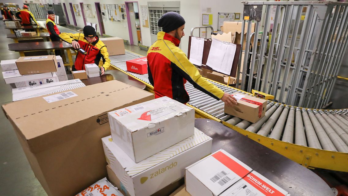 Im Paketgeschäft in Deutschland verzeichnet der Konzern jedoch steigende Volumina. Bei der Logistik für Industrieunternehmen hingegen gibt es Probleme.