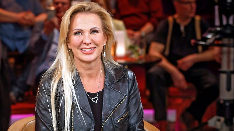 Clauda Norberg probiert vieles aus, um eine neue Liebe zu finden.