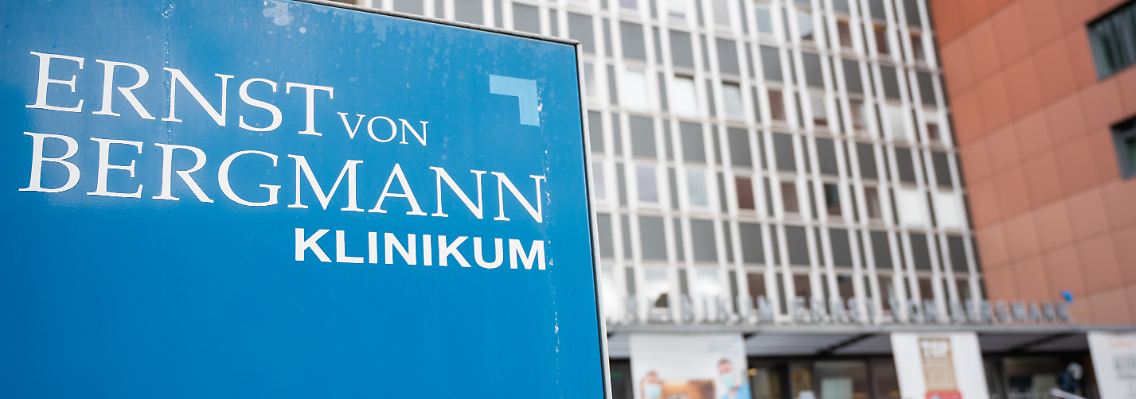 Das Ernst-von-Bergmann-Klinikum in Potsdam hat auf seinem Gelände ein separates und isoliertes Covid-Krankenhaus eingerichtet.