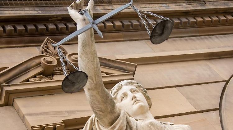 Weltweit gibt es 90 Verdächtige in dem Fall.