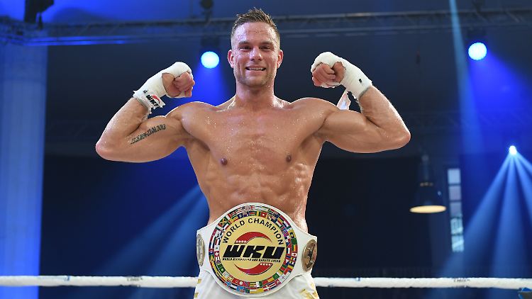 Das mit der Profi-Kickbox-Karriere kann Sebastian Preuss wohl erstmal vergessen.