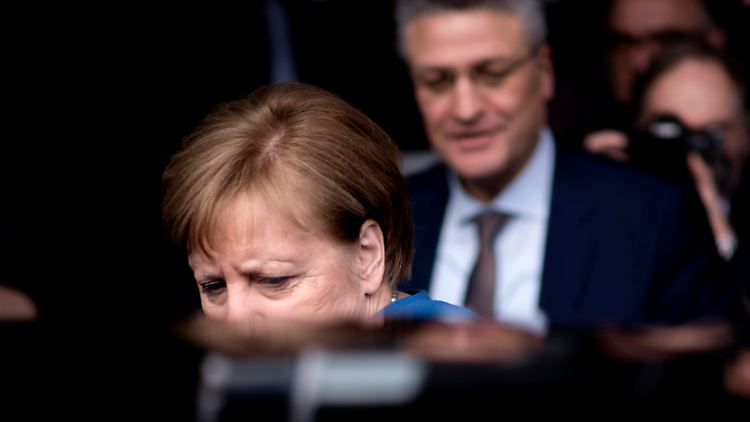 Die Kritik an den harten Anti-Corona-Maßnahmen wird immer lauter.