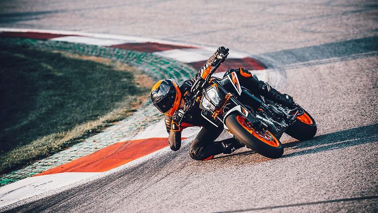 Mit der 890 Duke R soll sich nach Aussage von KTM der schärfste Kurvenstrich fahren lassen.