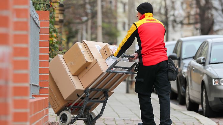 Die Post rechnet damit, dass die Paketmengen über Ostern weiter steigen.
