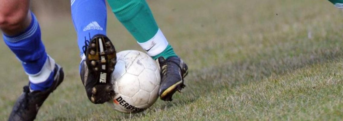 Der deutsche Amateur-Fußball steht wegen der Corona-Krise auf unbestimmte Zeit still. Foto: Daniel Reinhardt/dpa/Archivbild