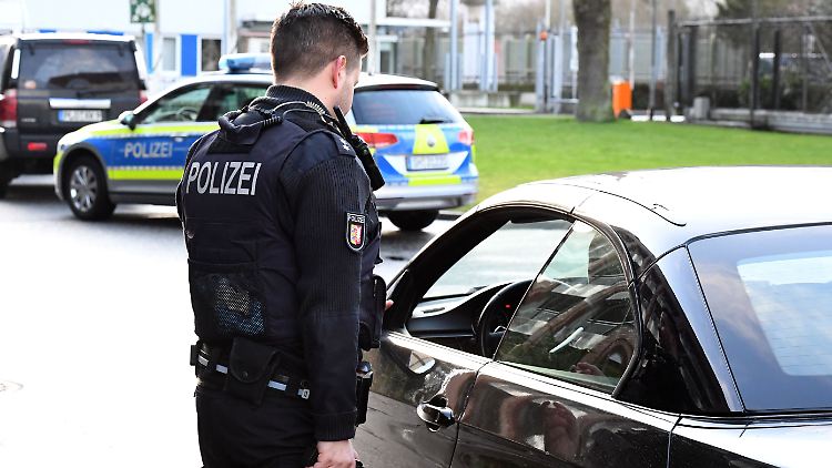 Auch in Schleswig-Holstein werden zum Wochenende die Kontrollen verschärft und Corona-Regelverstöße mit einem Bußgeldkatalog geahndet.