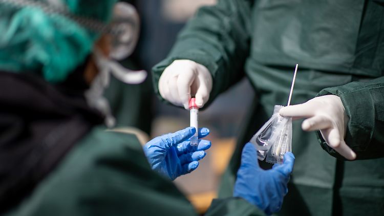 In Deutschland gelten zurzeit umfassende Kontaktsperren für die Bürger. Die Zahl der Infizierten steigt jedoch weiter.
