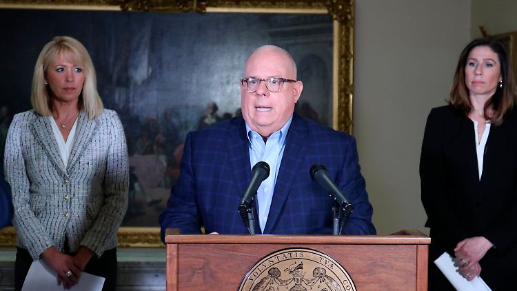Der Gouverneurr von Maryland bei einer Pressekonferenz.
