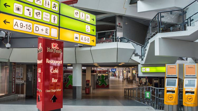 Normalerweise sind die Gänge am Flughafen Tegel voll. 