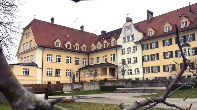 Die Staatsanwaltschaft hat Ermittlungen gegen ehemalige Angestellte des Erziehungsheims eingeleitet.