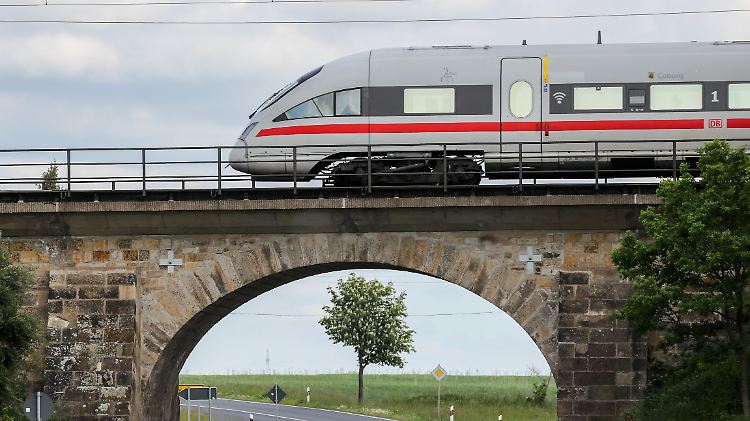 Im sächsischen Wurzen steht die älteste noch im Betrieb befindliche Eisenbahnbrücke Deutschlands - aus dem Jahr 1838.
