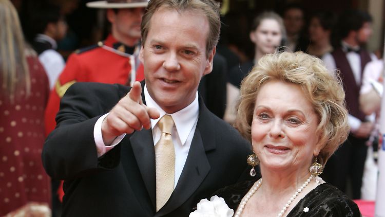 Sohn und Mutter auf dem roten Teppich vereint: Kiefer Sutherland und Shirley Douglas.