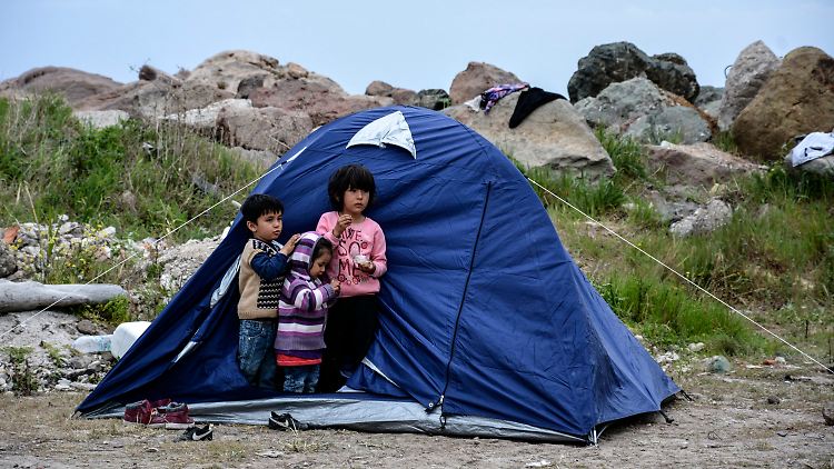 Unionsabgeordnete appelieren an die EU-Kommission, Kinder aus griechischen Flüchtlingslagern zu holen.