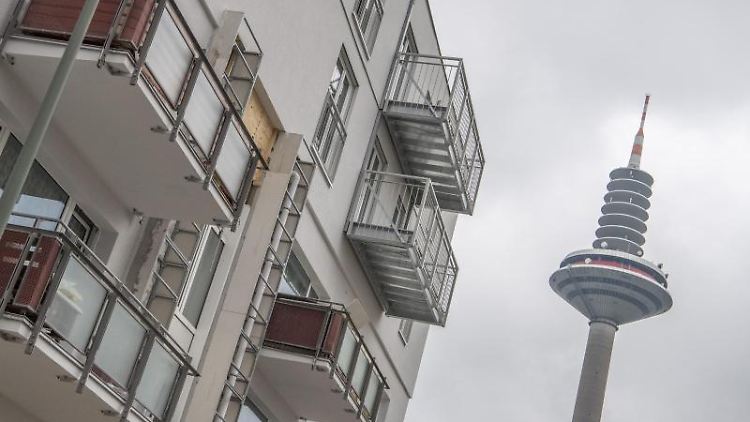 Vorausschauende Häuslebauer planen schon beim Neubau ihres Hauses einen möglichen Dachausbau mit ein.
