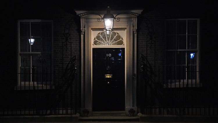 Am Regierungssitz in London muss die Corona-Krise vorerst ohne Premier Johnson gehandhabt werden.