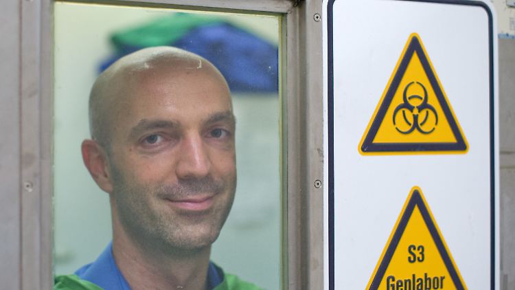 Schmidt-Chanasit arbeitet am Hamburger Bernhard Nocht-Institut für Tropenmedizin.