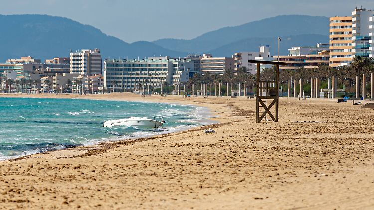 Spanien steht unter Lockdown, Mallorcas Strände könnten bis in den Sommer leer bleiben.