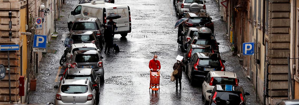 2020-04-03T103409Z_1590205685_RC2YWF93A0RH_RTRMADP_3_EUROZONE-ECONOMY-PMI.JPG