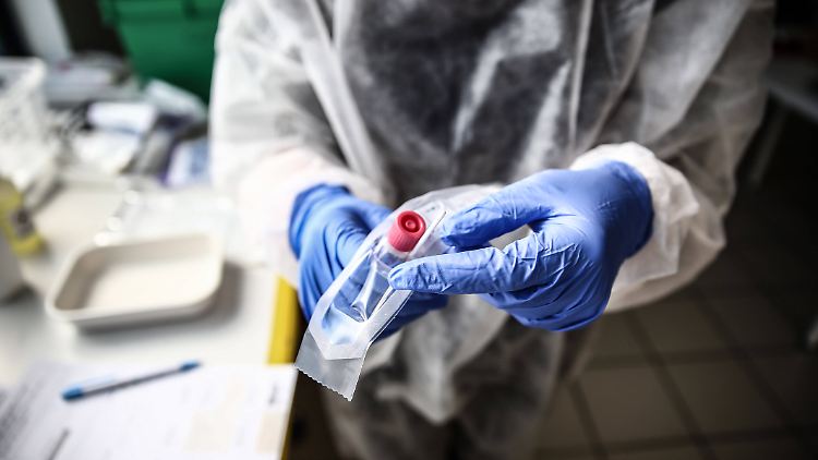 In Heinsberg haben sich mehr als 1400 Einwohner mit dem Coronavirus infiziert, fast 50 sind gestorben.