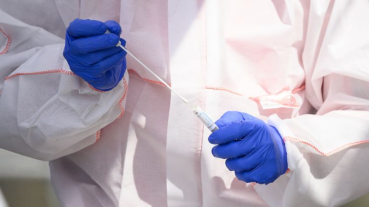 Weltweit, so vermuten es die Forscher, könnten nur sechs Prozent der tatsächlichen Coronavirus-Fälle nachgewiesen sein.