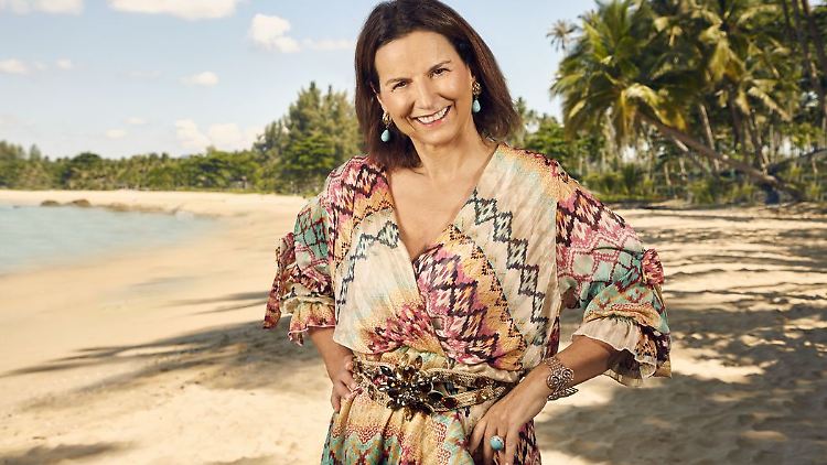 Schampus-Königin Claudia avanciert zum Trash-TV-Star mit Kultstatus.