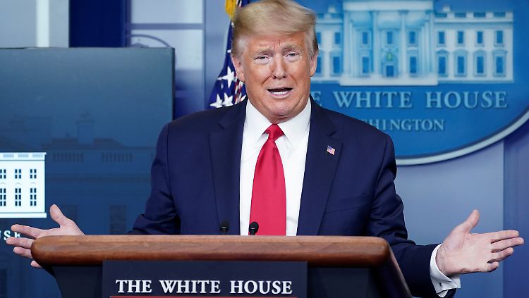 Sanders will nun zusammen mit Joe Biden Trump besiegen.