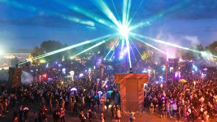 Das "Fusion"-Festival ist eins der größten alternativen Musik- und Theaterfeste Europas. 