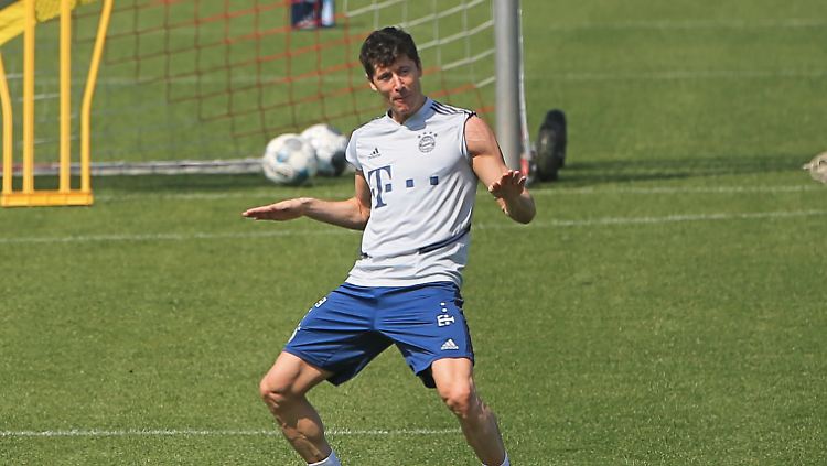 Robert Lewandowski vom FC Bayern München bereitet sich mit Corona-Frisur auf die Rückehr der Fußball-Bundesliga vor.