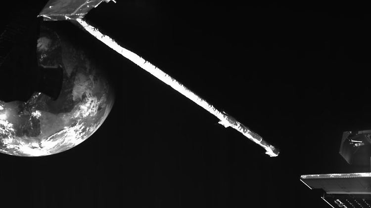 Vorm Abschied schickte "BepiColombo" noch ein Bild der Erde.