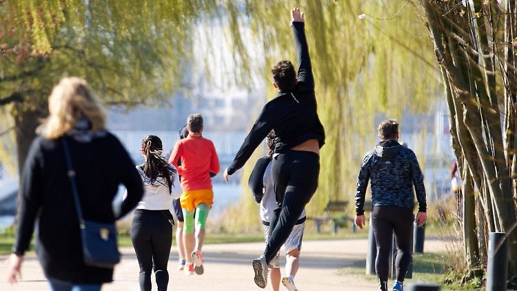Viele schildern Erlebnisse mit Joggern, die an ihnen vorbeipreschen und ohne jedes Problembewusstsein rumkeuchen.