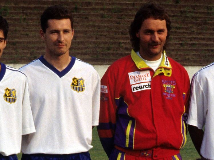 Neururer trainierte beim 1. FC Saarbrücken in den 90ern den im Jahr 2015 an einem Hirntumor verstorbenen Stephan Beckenbauer.