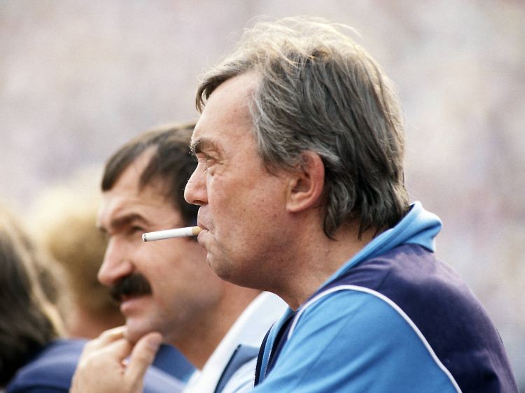 Mit Ernst Happel verbindet Peter Neururer die ein oder andere Gemeinsamkeit.