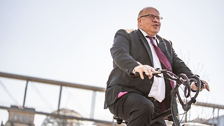 Auch mit dem Fahrrad ist Altmaier derzeit unterwegs.