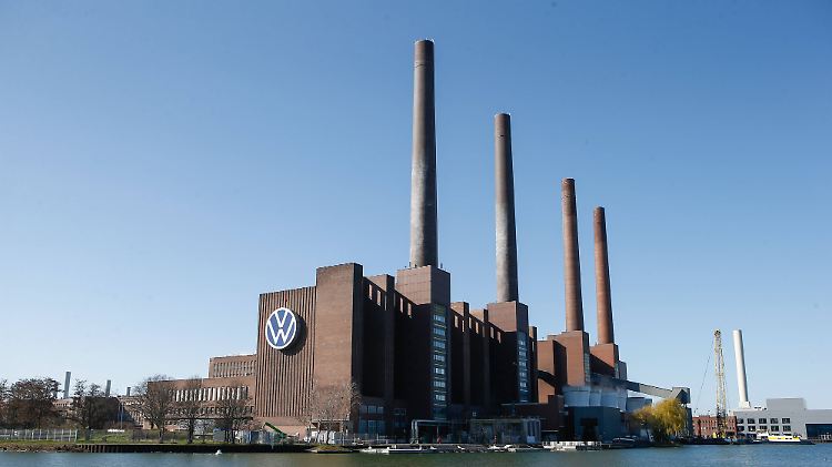 Volkswagen will im Einklang mit den Plänen der Regierung bald wieder die Produktion hochfahren.
