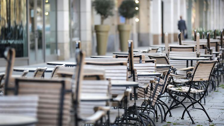 Einzelne Bereiche des öffentlichen Lebens sollen nach und Nach wieder hochgefahren werden.