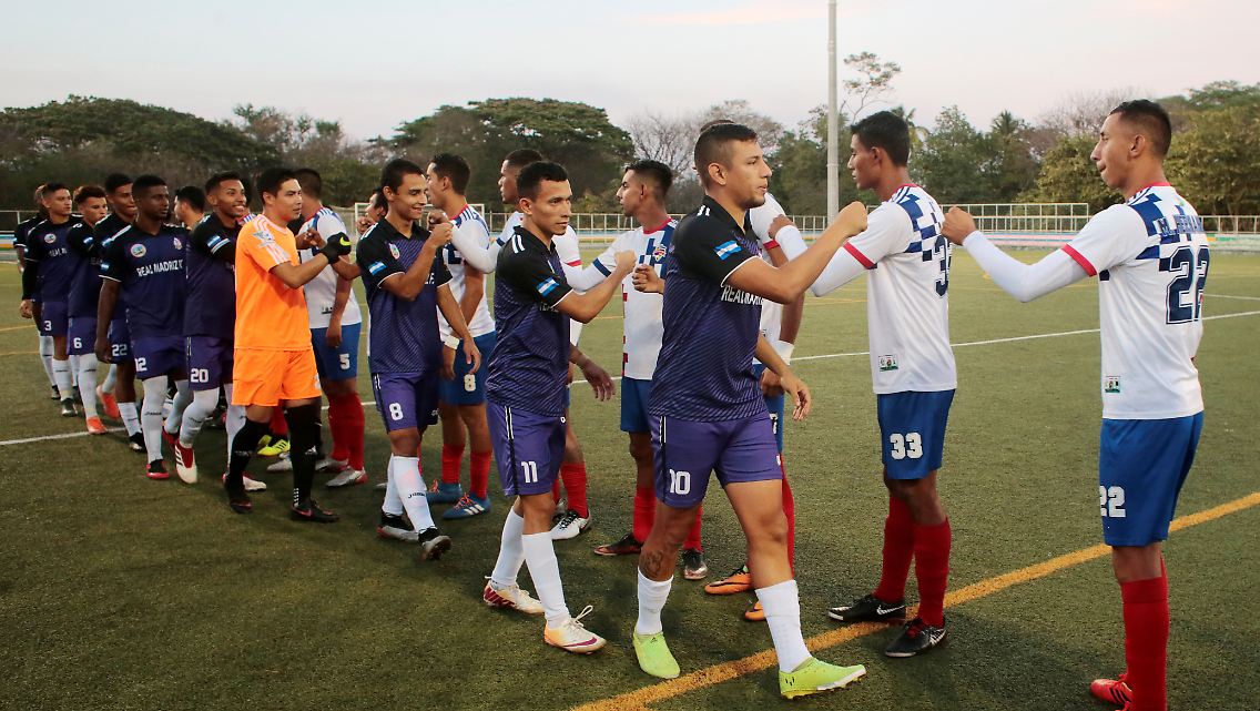 ... und auch Fußball wird in Nicaragua noch gespielt.