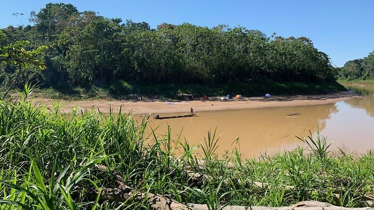 Das Lager der Paläontologen an der Fossilienlagerstätte Santa Rosa im Amazonasgebiet von Peru.